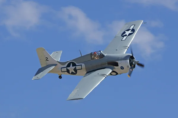 WWII Airplane Flying at 2015 Planes of Fame Air Show in California — Stock Photo, Image