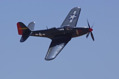 Uçak İkinci Dünya Savaşı savaş Bell P-39 Airacobra'daki 2015 uçaklar, şöhret Air Show'da Chino, California uçan