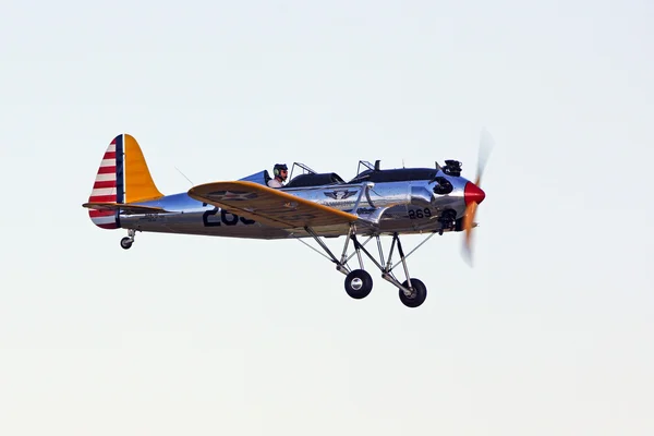 Aereo vintage PT-22 Recruit in volo al 2015 Planes of Fame Air Show di Chino, California — Foto Stock