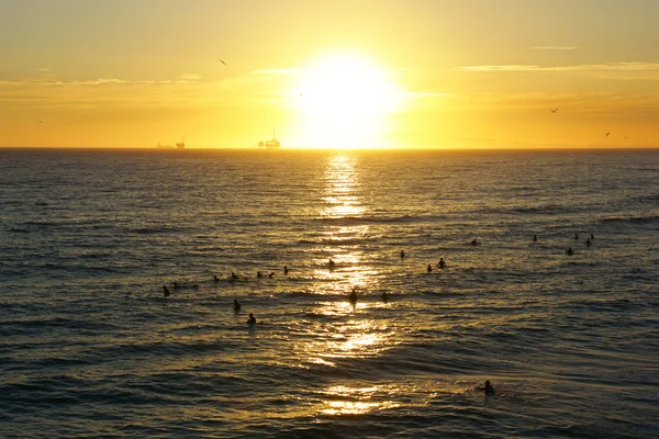 Cais de praia na costa da Califórnia no crepúsculo — Fotografia de Stock