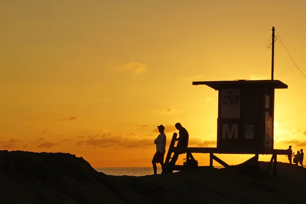 Beach life guard station siluett — Stockfoto