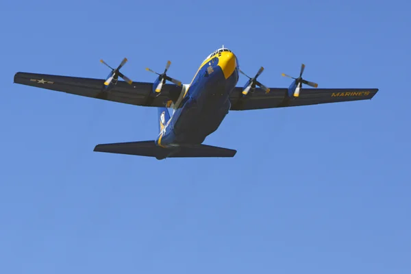 Avión C-130 Blue Angels demostración de vuelo de aviones en 2015 Miramar Air show — Foto de Stock