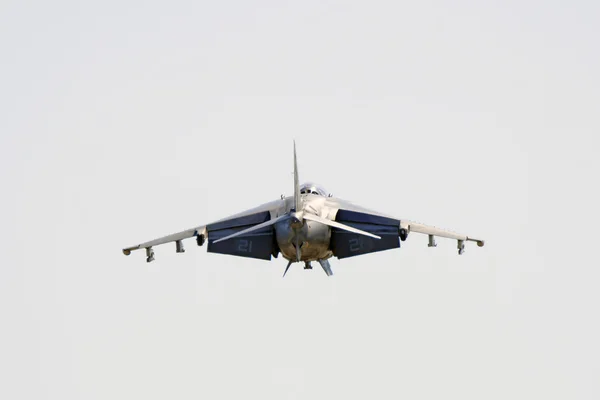 Jet airplane AV-8 Harrier Marines aircraft performing at San Diego Air Show — Stock Photo, Image