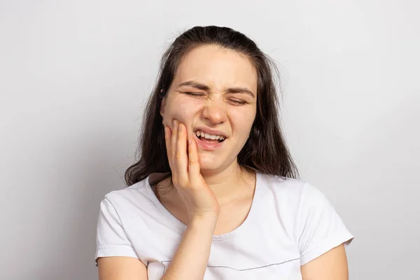 Woman Suffers Toothache Tooth Decay Pulpitis Inflammation Filling Fell Out — Stock Photo, Image