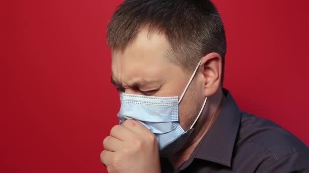 Bărbatul Bolnav Tușește Puternic Hemoptiza Scuipă Sânge Salivă Urmare Tuberculozei — Videoclip de stoc