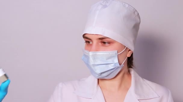 Médecin Technicien Laboratoire Portant Masque Médical Garde Vaccin Contre Tétanos — Video