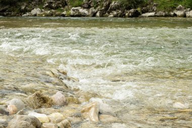 Vahşi Dağ Nehri Akışı, Manzaralı Alp Manzarası