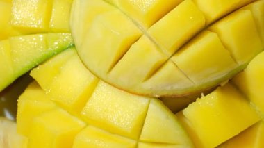 Taze Tropikal Mango Küplere Kes, Sağlıklı Besin Konsepti.