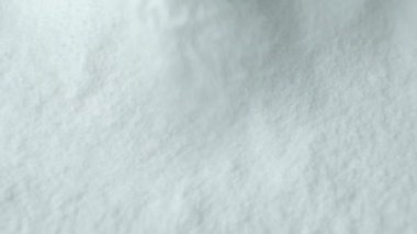 Makro soda tozu yığını ağır çekimde yığılıyor