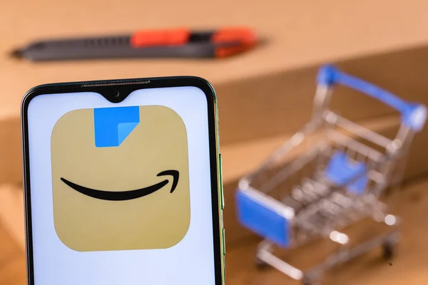 Καζάν Ρωσία Μαΐου 2021 Amazon Είναι Μια Αμερικανική Πολυεθνική Εταιρεία — Φωτογραφία Αρχείου