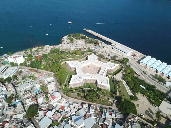 Vista aérea del Fuerte San Diego y la terminal marítima de Acapulco — Foto de Stock