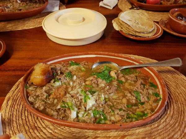 Imagen de un plato llamado carne en su jugo —  Fotos de Stock