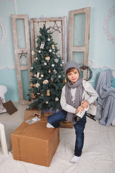 Little boy and Christmas tree — Stock Photo, Image