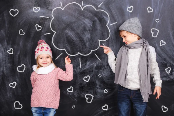 O amor entre um menino e uma menina — Fotografia de Stock