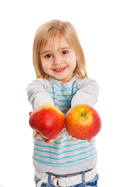 Τα μήλα στα χέρια το υπέροχο κορίτσι — Φωτογραφία Αρχείου