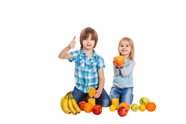 Dear children and fruit — Stock Photo, Image