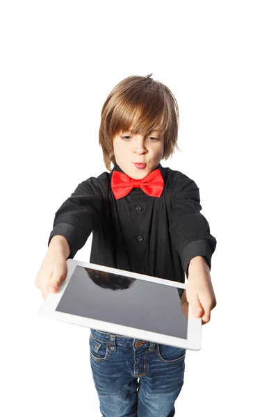 Boy muestra una tableta — Foto de Stock