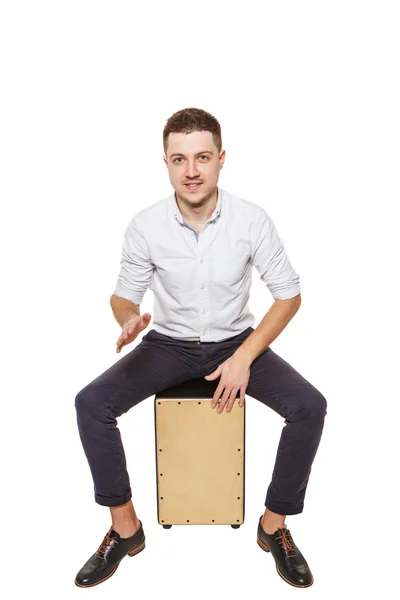 Cajon üzerinde oyun Man