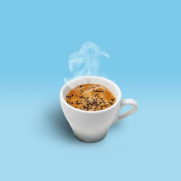 Glace-Kaffee auf blauem Hintergrund — Stockfoto
