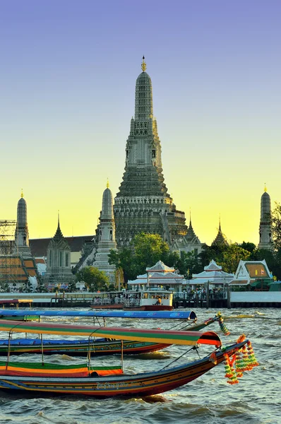 Wat Arun görünümünü güzel wilight