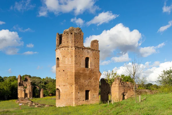 Schöne Besonderheit Und Landschaft Von Tower Ruinen Von Circo Massenzio — Stockfoto