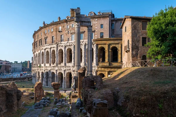 Panorama Teatro Marcello Med Resterna Templet Apollo Sosiano Mellan Tiberfloden — Stockfoto
