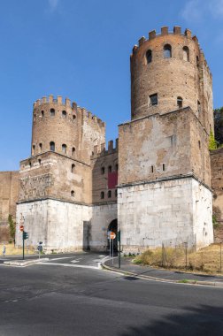 Porta San Sebastiano, the largest of the gates in the defensive walls of the Aurelian Walls, from here passed the Via Appia, the regina viarum. Regina Viarum Italy clipart