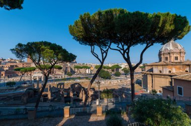 Trajan Forumu Sezar Forumu 'nun Campidoglio bakış açısından Roma İmparatorluğu' nun antik kalıntıları, Augustus forumu ve Milisler 'in ortaçağ kulesi. Roma, Lazio İtalya.