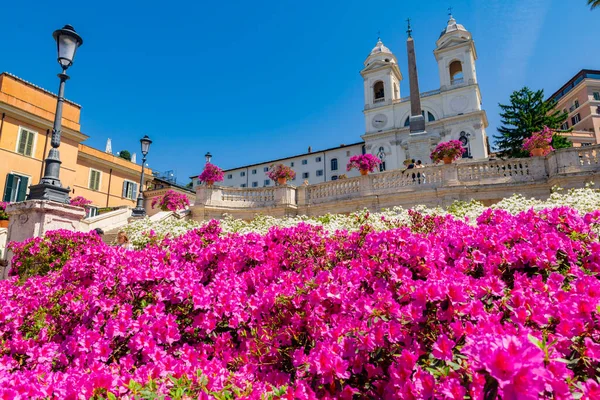 Piazza Spagna Trinita Dei Monti Panorama Okazałych Budynków Uliczne Lampy — Zdjęcie stockowe