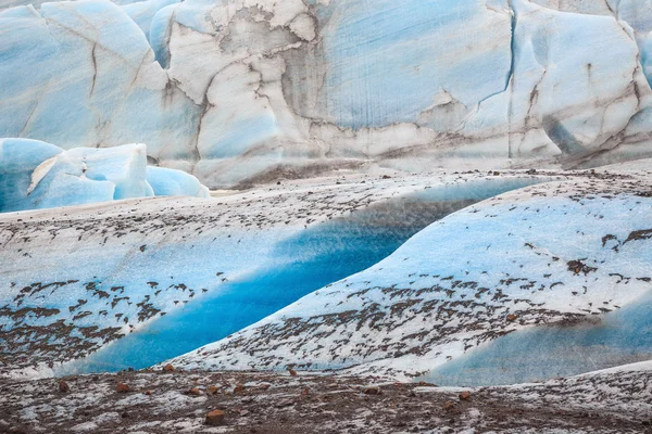 Niebieski lód lodowca Skaftafellsjokull w Islandii — Zdjęcie stockowe