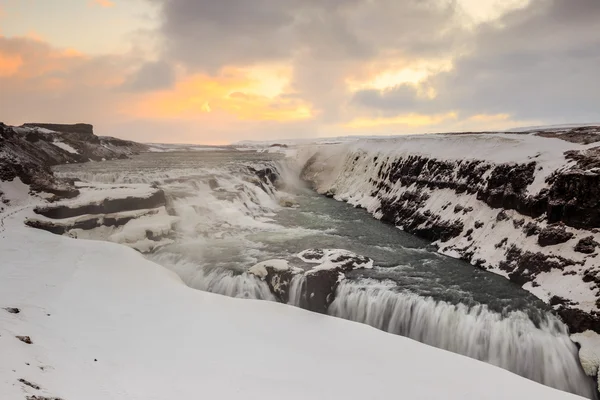 Fagyasztott Gullfoss vízesés, Izland — Stock Fotó