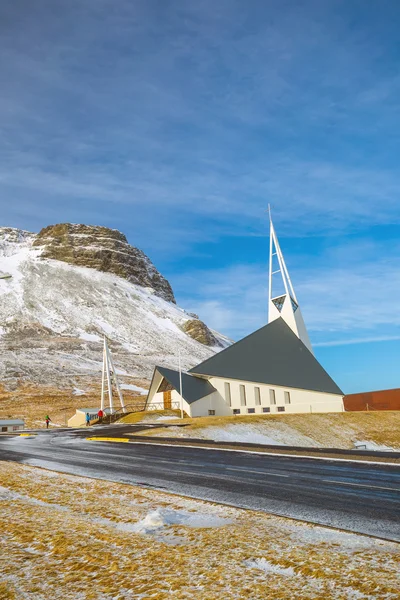 欧拉夫斯维克教堂冰岛 — 图库照片
