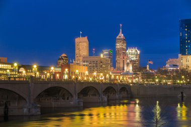 Indianapolis manzarası ve White River 