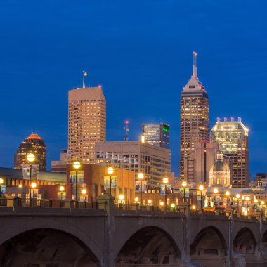 Indianapolis manzarası ve White River 