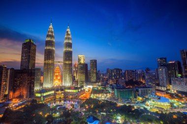 Kuala Lumper manzarası alacakaranlıkta