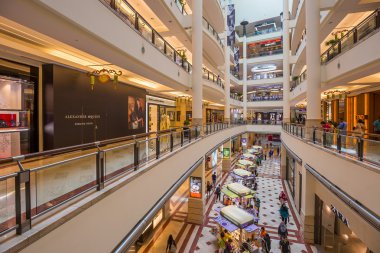  Suria Klcc alışveriş merkezi
