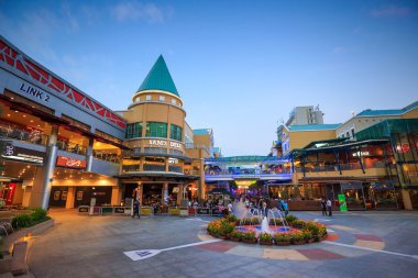 Eğri alışveriş merkezi Damansara