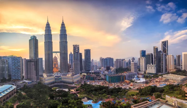 Kuala Lumper skyline au crépuscule — Photo