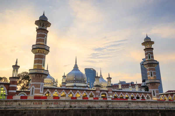 Historische Moschee, masjid jamek at kuala lumpur, malaysia — Stockfoto