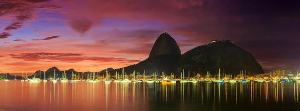 Wschód słońca widok Copacabana i góry głowa cukru — Zdjęcie stockowe