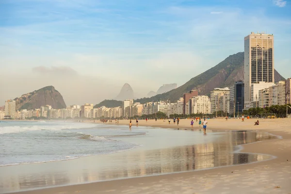 CopacabanaPlajı rio de janeiro görünümünü — Stok fotoğraf