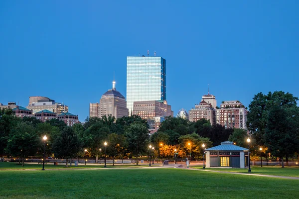 ボストン コモン、ボストン マサチューセッツで夜 — ストック写真