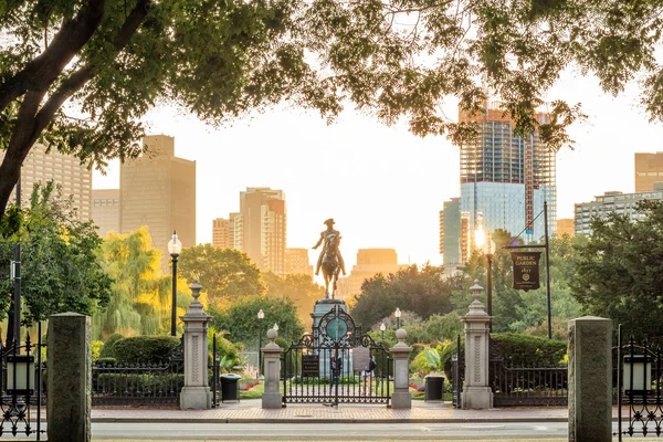 Nyilvános kert Boston George Washington-emlékmű — Stock Fotó