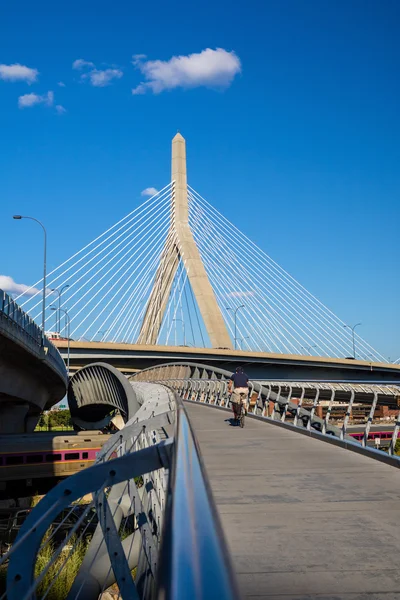 A ponte de Zakim com céu negro em Boston — Fotografia de Stock