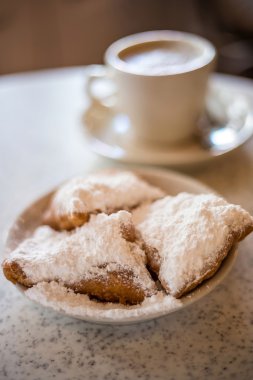 Beignets (Fransız tarzı donut)