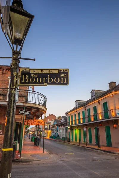 Pubs and bars with neon lights  in the French Quarter, New Orlea — Stock Photo, Image