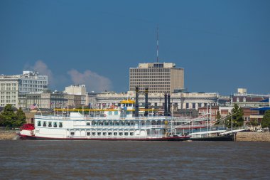 Mississippi Nehri ile downtown New Orleans
