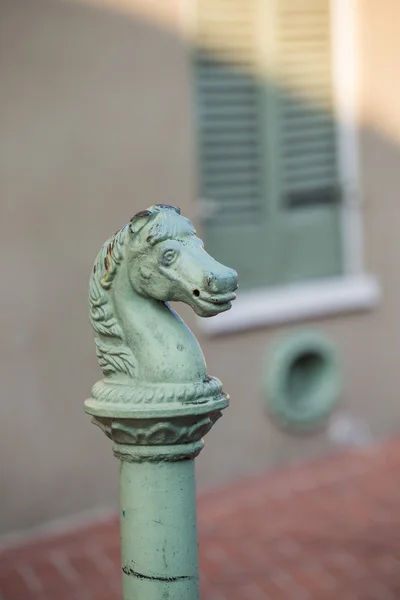 Testa di cavallo design in Bourbon Street nel quartiere francese — Foto Stock