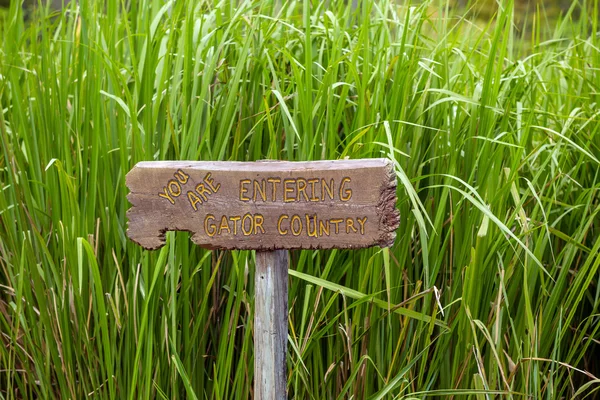 Trveling sign swamp tour in New Orleans Louisiana — Stock Photo, Image