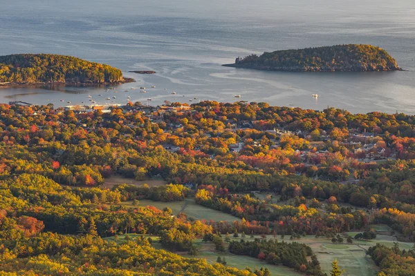 Belles couleurs d'automne de l'Acadie, Maine . — Photo